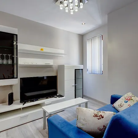 Modern Just Off The Promenade Sliema