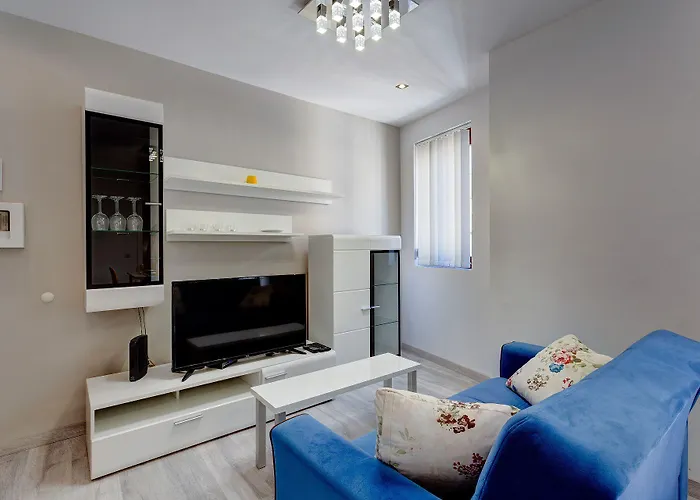 Modern Just Off The Promenade Sliema