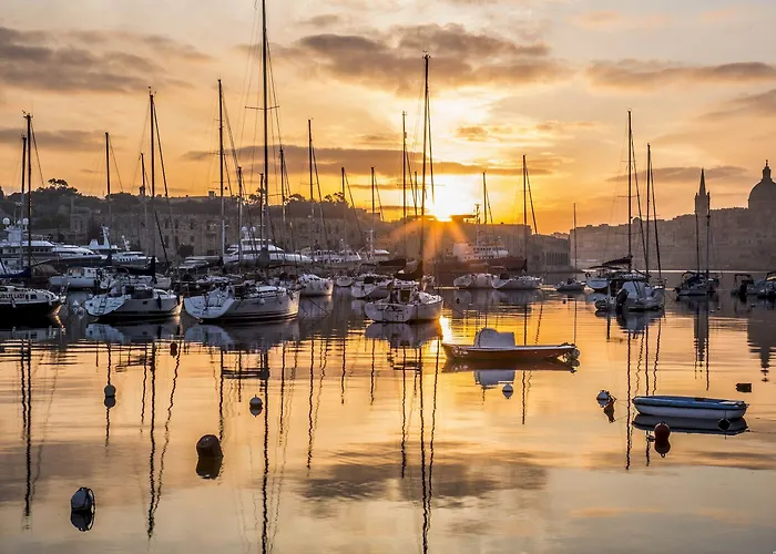 Modern Just Off The Promenade Sliema