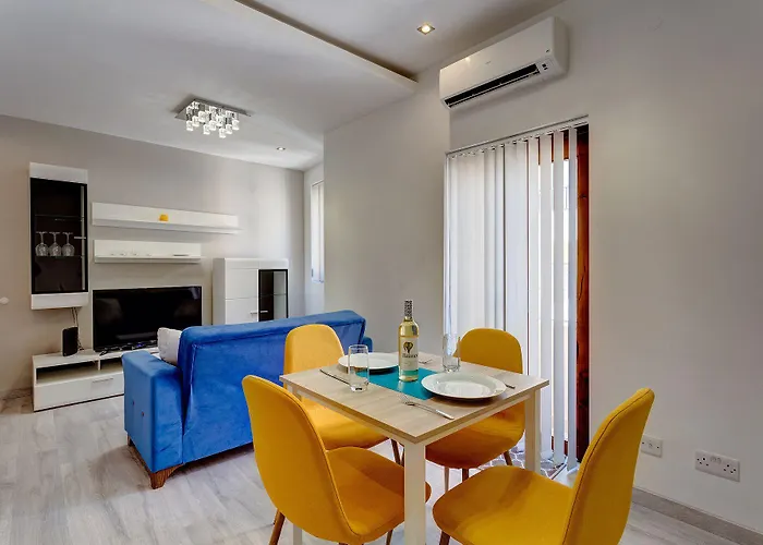 Modern Just Off The Promenade Apartamento *