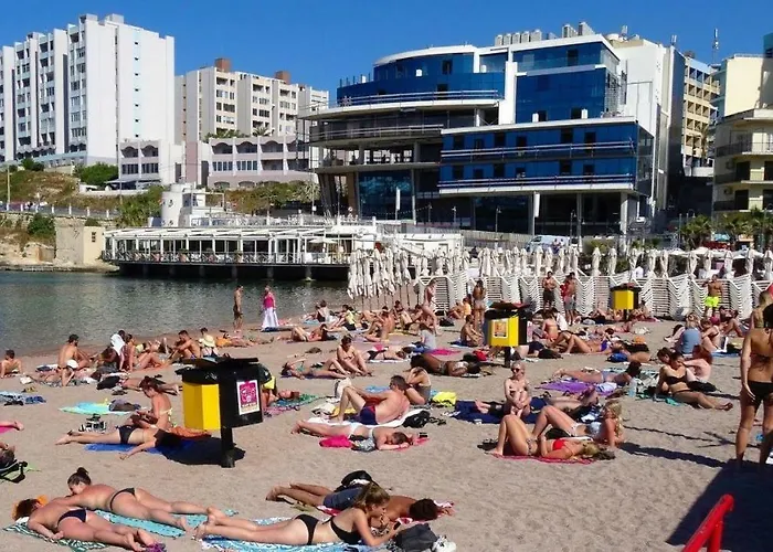 Modern Just Off The Promenade Sliema