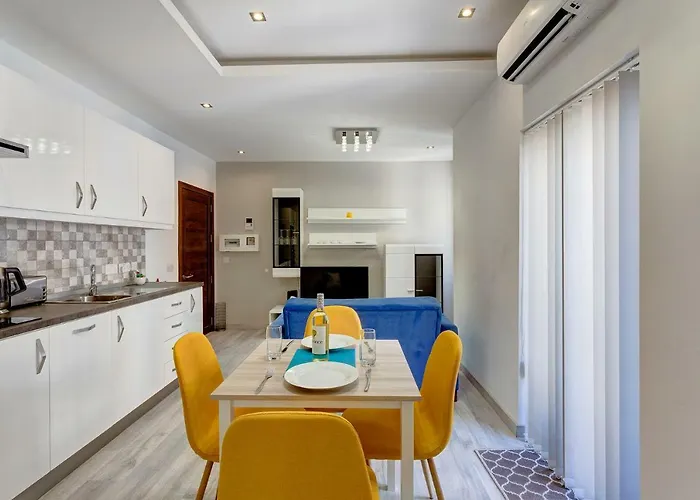 Modern Just Off The Promenade Apartamento *