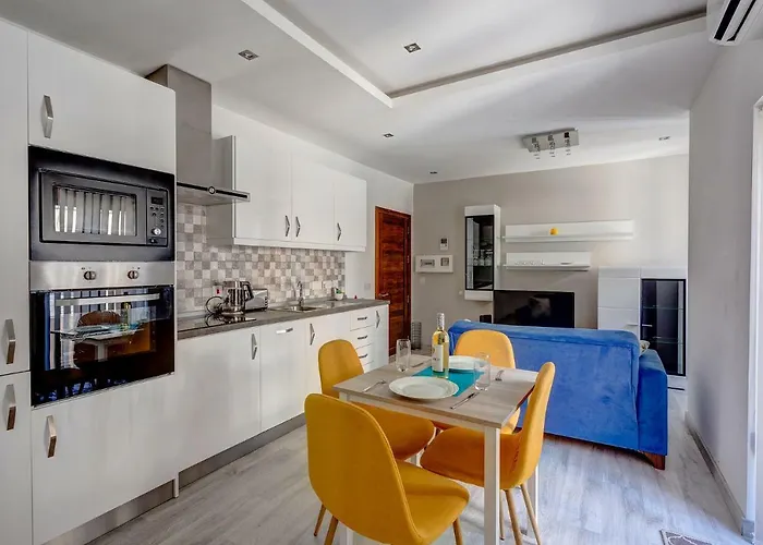 Modern Just Off The Promenade Apartamento Sliema